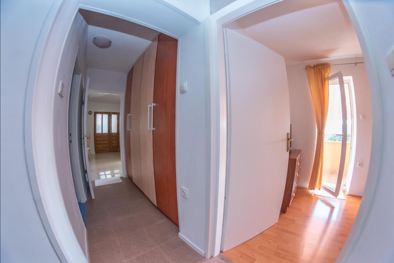 Sous Les Rochers Apartment